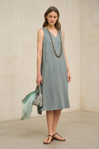 Naïra dress in sage green