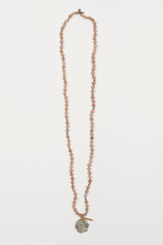 Collar Arvyn rosa empolvado