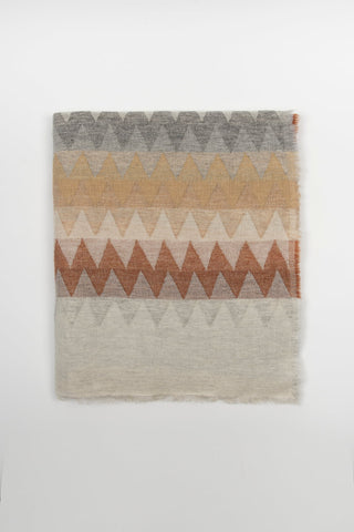 FULAR ZIG-ZAG MARRÓN GRIS Y MOSTAZA