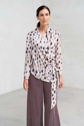 TOP ESTAMPADA CRUZADA LAZO BEIGE-CRUDO