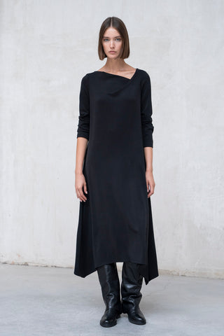 VESTIDO ESCOTE ASIMÉTRICO NEGRO