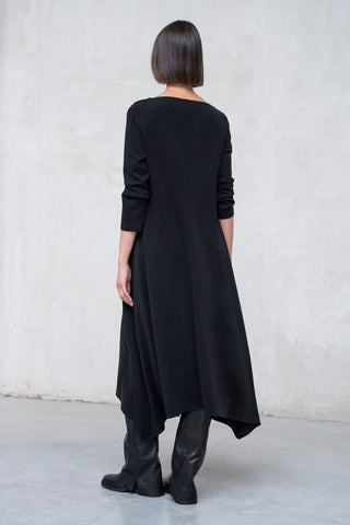 VESTIDO ESCOTE ASIMÉTRICO NEGRO
