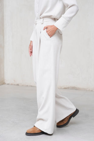 PANTALÓN ANCHO PANA PLIEGUE BLANCO