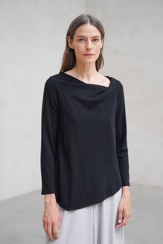 JERSEY CUELLO ASIMÉTRICO NEGRO