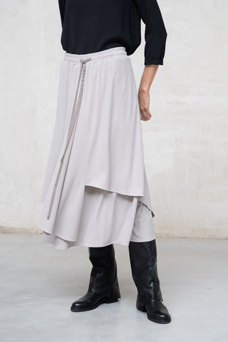 FALDA PUNTA CAPAS HUESO