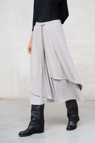 FALDA PUNTA CAPAS HUESO