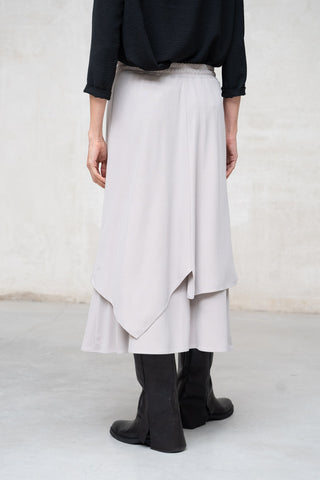 FALDA PUNTA CAPAS HUESO