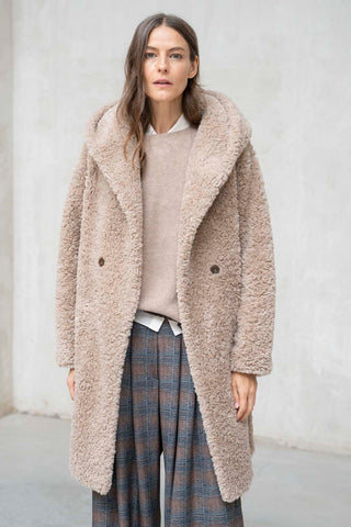 ABRIGO CORTO REVERSIBLE CON CAPUCHA TOSTADO