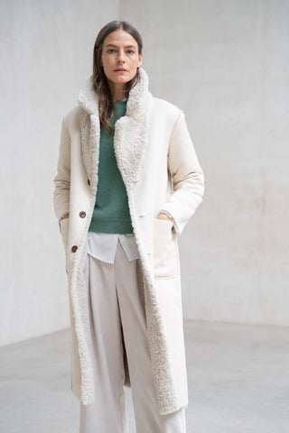 ABRIGO LARGO REVERSIBLE CON SOLAPAS CRUDO