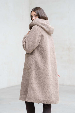 ABRIGO LARGO CAPUCHA REVERSIBLE TOSTADO