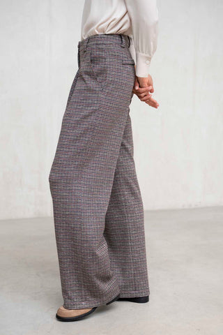 PANTALÓN VERONA ANZCHO PINZA CUADROS BURDEOS