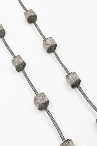 COLLAR MALLA PLATA Y GRIS OSCURO