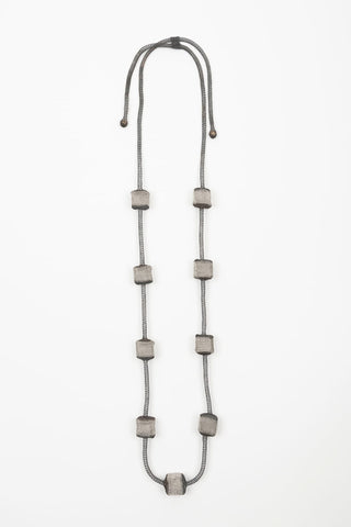 COLLAR MALLA PLATA Y GRIS OSCURO