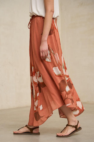 Falda Ailén estampado coral