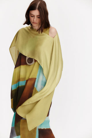 Leyre pistachio green satin cape